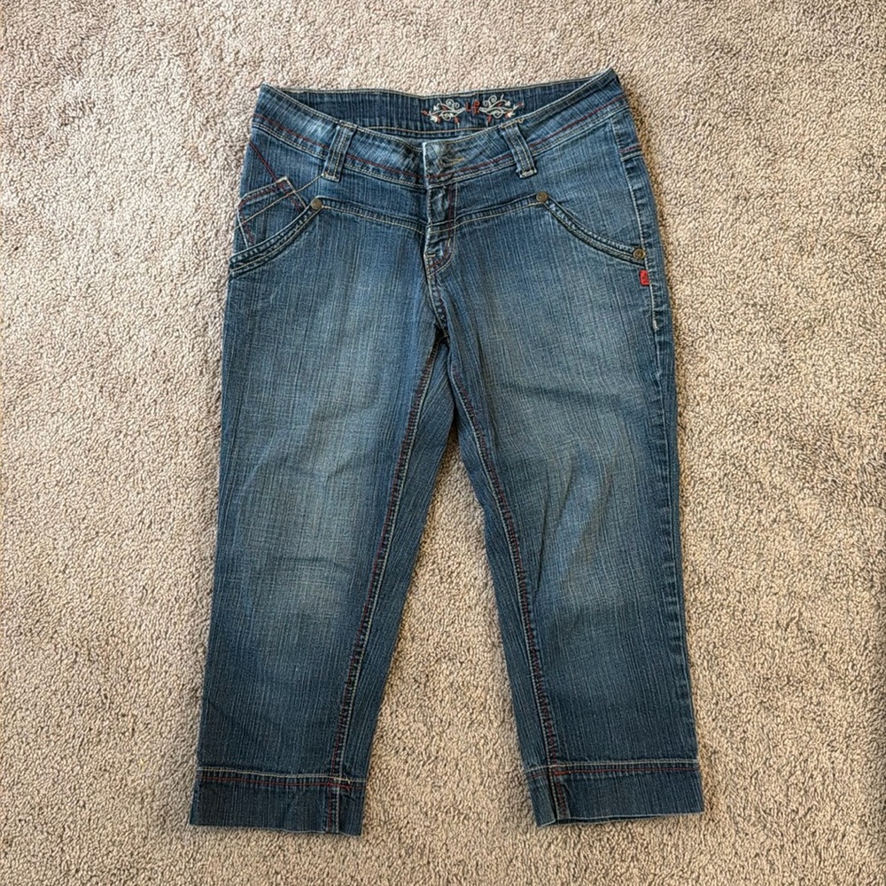Classic Denim Cropped Jeans for Women